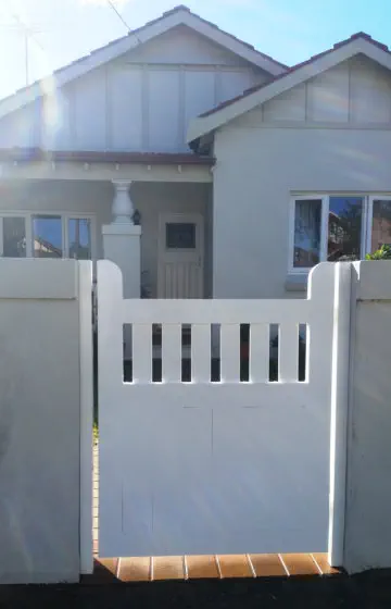 White Replica Heritage Pedestrian Gate